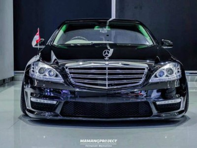 Luxury Redefined: StanceNation’s Transcendent Upgrade of the Mercedes-Benz S-Class W221