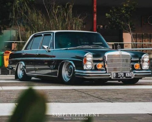 Mercedes Benz W108 stance nation ‘Falling in love’