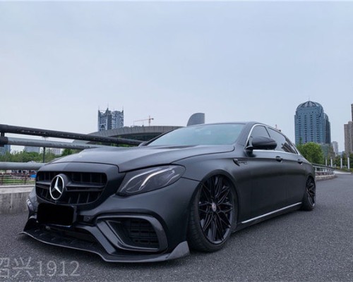 Height-adjustable Mercedes-Benz E-Class W213 stancenation very low profile