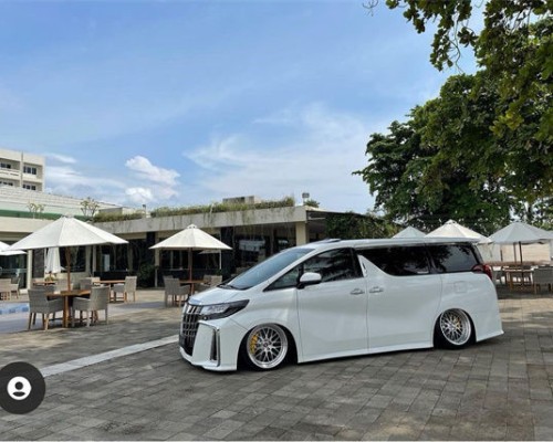 Aristocratic style, Toyota Alphard30 refits Stance Nation with a low-lying card edge posture