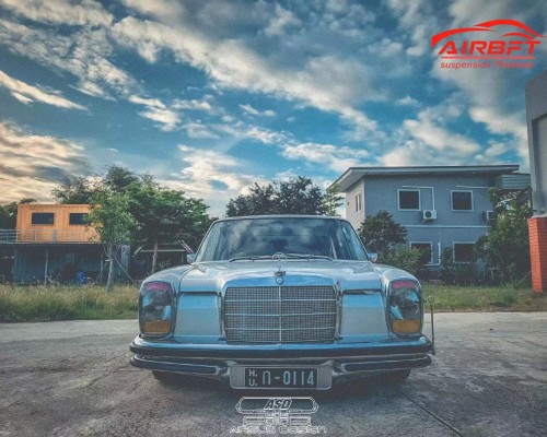 Mercedes W114 and Stance Nation: Pursuiters of Perfect Posture